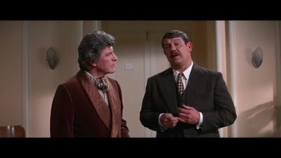 But mustn't kiss him - Victor/Victoria