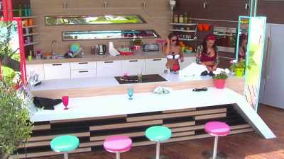 But as my Spanish friends
might say, - Love Island