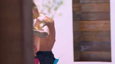 But now that Alex
and Olivia are an item, - Love Island