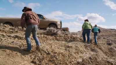 BUT NOW THAT WE'RE SHUT DOWN
FOR WHO KNOWS HOW LONG, - Dino Hunters