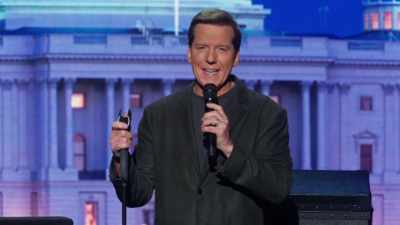 But nowadays, comedians
comedians everywhere - Jeff Dunham: Me The People
