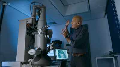 But this one uses
a beam of electrons, - Secrets of Size: Atoms to Supergalaxies