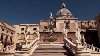 But Palermo's beauty
has come at a cost. - Stanley Tucci: Searching for Italy