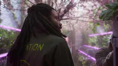 But plants didn't always
grow here in Ag-Sec. - Snowpiercer