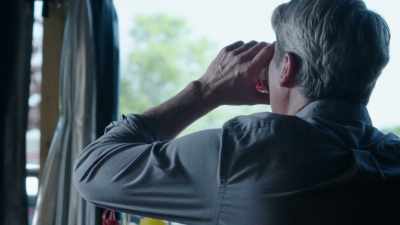 But he pulls into
a hamburger place - Homicide Hunter: Never Give Up