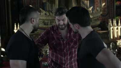 - But remember, you're in the dojo.
- Why should we move? - King Arthur and the Knights of the Round Table