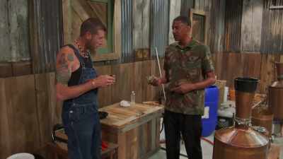   But richard gave me $100. - Moonshiners: Master Distiller