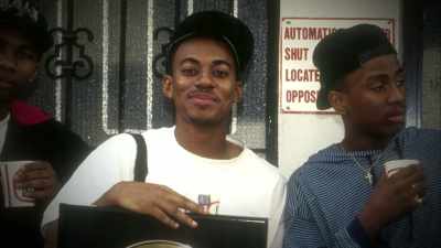 But Russell was definitely
posing as this rich guy - Death by Fame