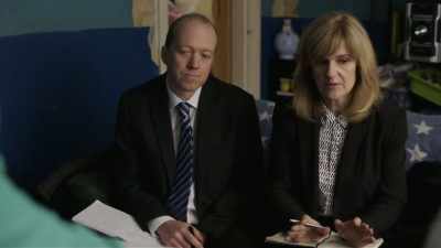 But she's got all these different
kids from different dads. - The Moorside
