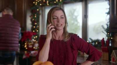 -But she's so-- yeah.
 -Critical? Yeah. I guess. - Christmas on the Menu