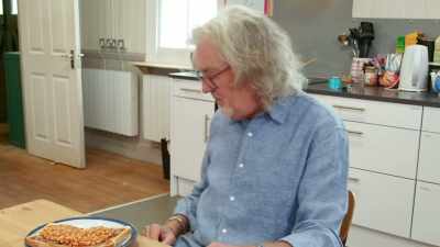 But should there not be
a can between - James May and the Dull Men