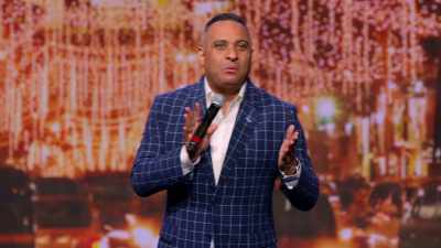 But son-- this is the
bullshit they pull on them-- - Russell Peters: Deported
