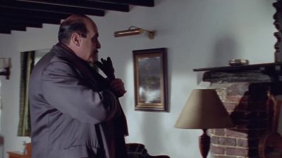 But tell me, Madame Simms,
what is this? - Agatha Christie's Poirot
