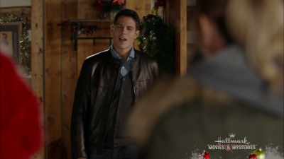 - But thank you anyway.
- No problem. - A Veteran's Christmas