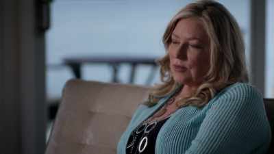 But that's when
I started seeing, - Dirty John, The Dirty Truth