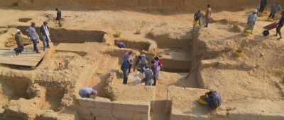 But the cachet of statues - Unknown: The Lost Pyramid