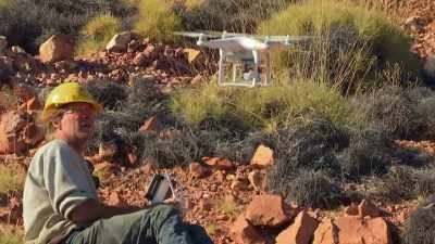 But the distractions
are coming from everywhere. - Outback Opal Hunters