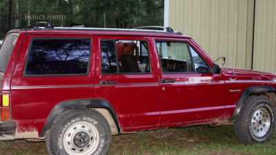 But the guy leaves this red
Jeep Cherokee - Floribama Murders