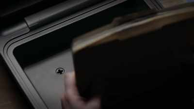 But the missing piece
wasn't there for hans - The Holzer Files