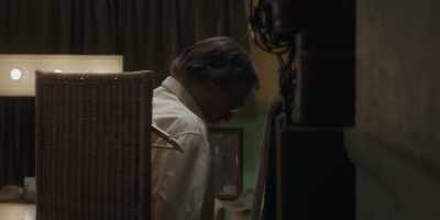 But the motel burns down,
so no-one sees the note. - Nolly