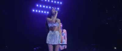 But the passenger, girl, he's
fine as hell though! (laughs) - Olivia Rodrigo: GUTS World Tour