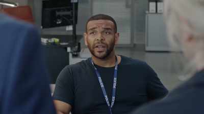 But the
pathologist's report says - London Kills