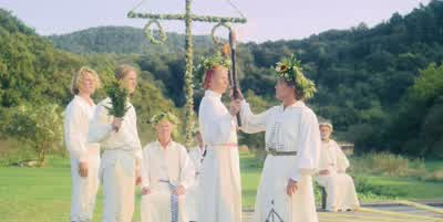 This high my fire. - Midsommar