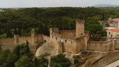 BUT THEN KING DENIS ALLOWED
THEM BACK TO TOMAR, - Lost Relics of the Knights Templar