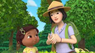 But there is another way
you can enjoy the animals. - CoComelon Lane
