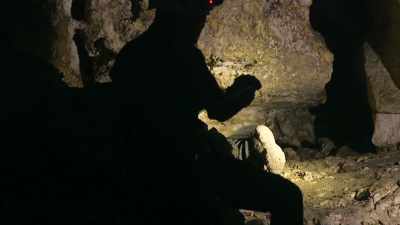 But there are clues
that someone's been here, - Lost Treasures of the Maya