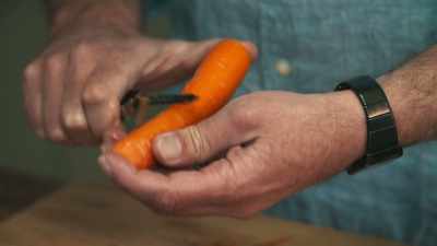 But there's no avoiding
the great carrot debate. - James May: Oh Cook!