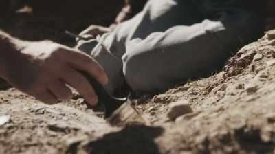 BUT THEY WON'T KNOW
THEIR CONDITION - Dino Hunters