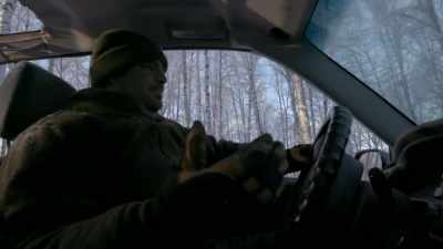 But they're kinda
pullin' this thing. - Life Below Zero: Next Generation