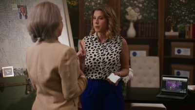 But, for tonight, what
can I do for you, Sadie? - The Jane Mysteries: Too Much to Lose