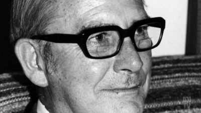 But he travelled
with a tiny briefcase, - Aussie Inventions That Changed The World