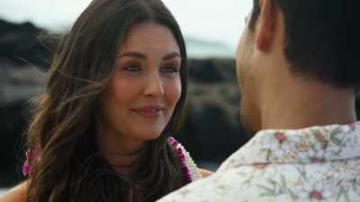 But, uh... even better,
do a little sightseeing. - Aloha Heart