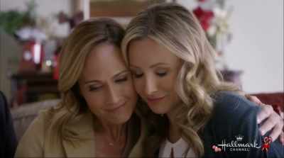 But, uh… Samantha. - Reunited at Christmas