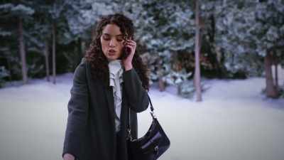 But we're having
a lovely time, aren't we? - Unwrapping Christmas: Olivia's Reunion