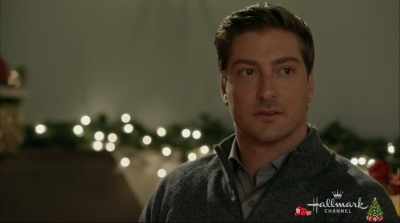 - But what if I can't make this work?
- Well, then you come back. - Christmas in Love