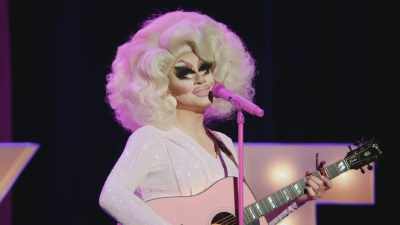 ♪ But what's it matter - Trixie Mattel: Skinny Legend