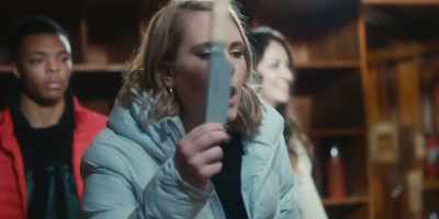 - But where is it!
- Can you stop yelling? - GetAWAY