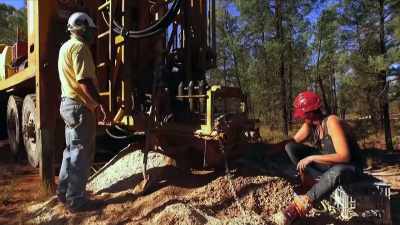 But...whether we can nut it out
in the next 28 days, - Outback Opal Hunters