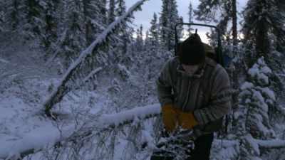 But with limited daylight
and freezing temperatures, - Life Below Zero: Next Generation