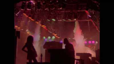 But that wouldn't be right - Queen: Rock the World