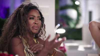 - But for you to be a stranger, - The Real Housewives Ultimate Girls Trip