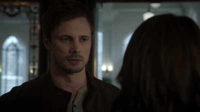 But you were so young.
I imagine you don't remember much. - Damien