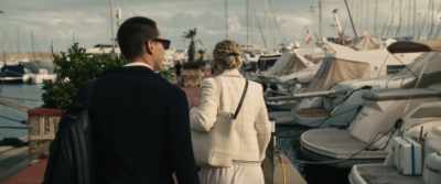 - Buttale in acqua.
- Okay. - Here Now