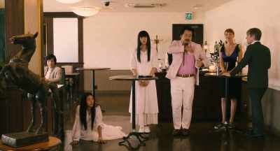 Buying out all
the tickets was expensive! - The Confidence Man JP - The Movie -