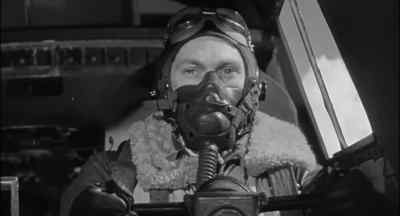 - Buzz, lose altitude. Prien's sick.
- Sick, or scared? - The War Lover