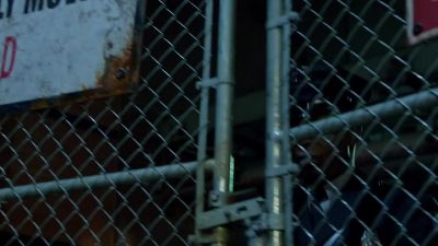 (buzzer blares) - Gotham